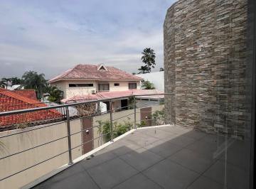 Casa de 3 habitaciones, Guayaquil · Samborondon Km 1 Urb. Parques del Rio Casa en Venta.