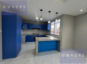 Casa · 273m² · 8 Habitaciones · 2 Estacionamientos · Venta Casa Rentera Cdla. Alborada XI Etapa (Vm)