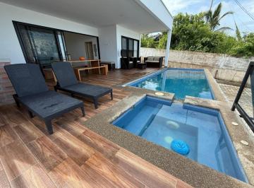 Casa · 250m² · 3 Habitaciones · 2 Estacionamientos · Rento Hermosa Casa con Piscina en Costa Sol, Cañaveral, Cojimies