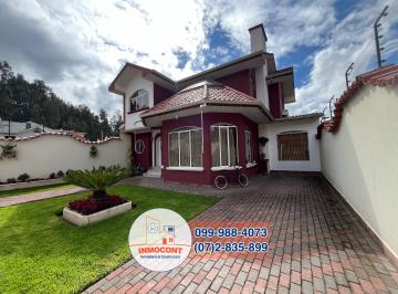 Casa de 3 habitaciones, Cuenca · Hermosa y Amplia Casa de Venta, Sector Av Ordoñez Lasso C1357