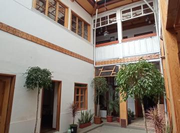 Casa de 13 habitaciones, Quito · Casa de Arriendo Lista Para Hostal en El Centro de Quito