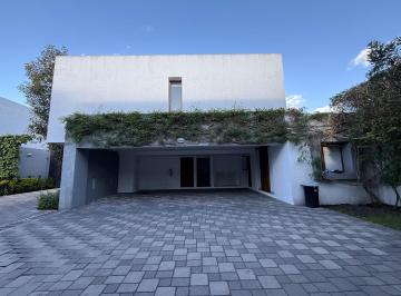 Casa de 5 habitaciones, Quito · Alquiler Hermosa Casa en Cumbayá