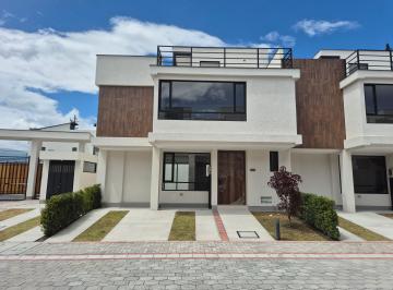 Casa de 3 habitaciones, Quito · Hermosas Casas por Estrenar 185 m² - Tumbaco