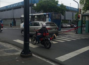 Local comercial , Guayaquil · Cerca del Mercado Artesanal, Clínica Guayaquil, Av Loja y Luis Vernaza
