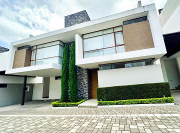 Casa , Quito · Exclusiva Casa de Venta en Urbanización Privada Tumbaco!