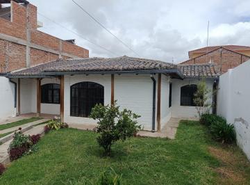 Casa de 3 habitaciones, Riobamba · Casa de Arriendo de Una Sola Planta en El Norte de La Ciudad