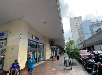 Local comercial , Guayaquil · Venta de Hermoso Local Esquinerode Oportunidad con Mezzanine Boyaca y Velez Esquina
