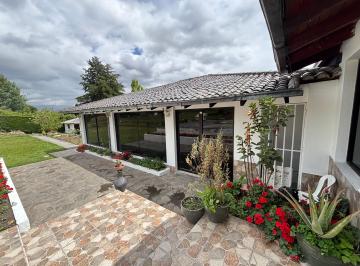 Terreno / Lote de 3 habitaciones, Quito · Venta Casa en Alangasi