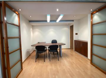 Oficina comercial de 5 habitaciones, Quito · Oficina Comercial de 58 m² con 4 Ambientes en Venta en Edificio Multicentro