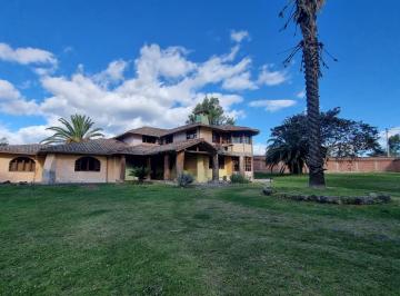 Terreno / Lote , Quito · Vendo 5380 m² $150/m² con Cerramiento en La Esperanza Tumbaco