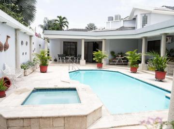 Casa de 4 habitaciones, Guayaquil · Ganga Oportunidad Venta Casa Urb Los Parques - 4 Dorm. - Piscina - Amplio Patio