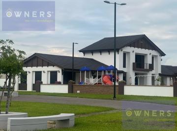 Terreno / Lote · 230m² · Venta de Terreno en Isla Celeste 245 m² con Escritura (Jlr)
