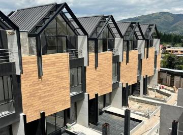Casa · 138m² · 3 Habitaciones · 2 Estacionamientos · Tumbaco - Cerca Al Puente del Chiche, Casa de 138,39 m² en Venta, Entrega Agosto 2025 (C - 9)