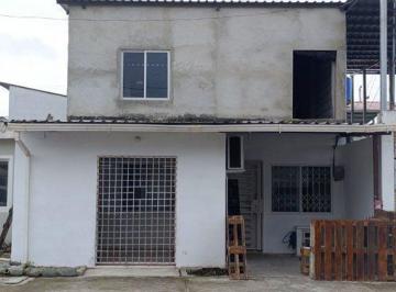 Casa de 3 habitaciones, Machala · Venta de Casa en Urbanizacion