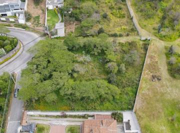 Terreno / Lote · 2m² · Nayón - Hermoso Terreno Esquinero de 2.533.91 m²