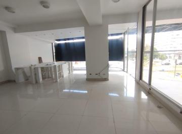 Edificio-Hotel-Fabrica · 2200m² · 10 Habitaciones · 5 Estacionamientos · Iñaquito, Edificio Comercial en Venta, 2200 m², 10 Ambientes