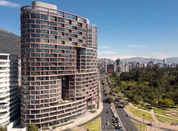 Local comercial · 151m² · 2 Estacionamientos · Scc. Venta Local Comercial en Planta Baja. 151 m². Edificio Epiq. Sector: La Carolina