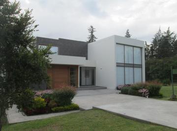 Casa de 3 habitaciones, Quito · Arriendo Casa Moderna en Arrayanes Puembo