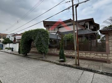 Casa de 3 habitaciones, Guayaquil · Se Vende Casa en La Urbanización La Fuente, Av Carlos Julio Arosemena
