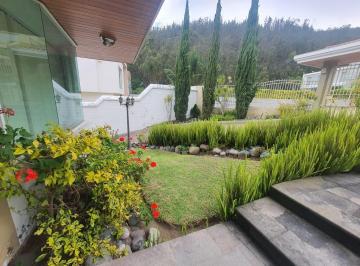 Casa de 4 habitaciones, Quito · Alquilo Casa en Urbanización de Lujo por El Rancho San Francisco