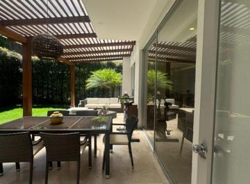 Casa de 3 habitaciones, Quito · Moderna, Excelentes Acabados, Doble Filtro Segurdidad, La Vina