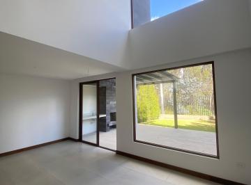 Departamento de 3 habitaciones, Quito · Departamento Tipo Casa. Doble Altura. Piscina, Gym, Sauna, Turco, Futbol.