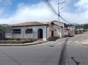 Casa de 9 habitaciones, Quito · Vendo Casa Rentera con Terreno en Pifo - Sector La Primavera