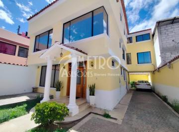 Casa de 3 habitaciones, Quito · Casa de Venta 317 m² en Marianitas de Calderón