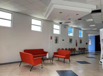Local comercial · 2150m² · 4 Estacionamientos · Local Comercial con Amplias Instalaciones y Parqueo