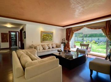 Casa · 487m² · 4 Habitaciones · 2 Estacionamientos · Casa de Venta en Cumbaya Sector Lumbisi
