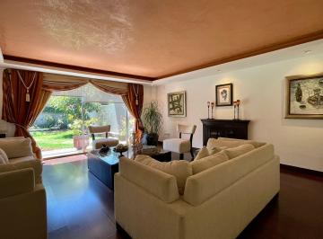 Casa · 487m² · 4 Habitaciones · 2 Estacionamientos · Casa de Venta en Cumbaya Sector Lumbisi