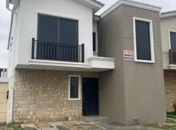 Casa de 3 habitaciones, Daule · Venta de Casa en Urbanización Mayorca