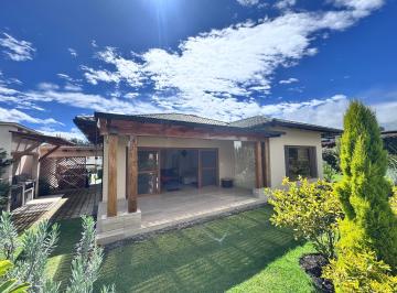 Casa de 2 habitaciones, Quito · Checa - Villa en Venta - Pakakuna Garden