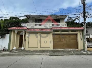 Casa de 6 habitaciones, Guayaquil · Se Vende Propiedad Rentera en Urdesa Norte Calle 4ta