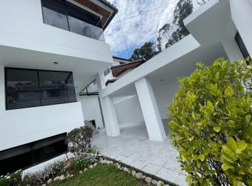 Departamento de 3 habitaciones, Quito · Venta Departamento con Terraza El Bosque