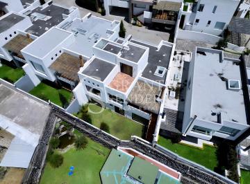 Casa de 3 habitaciones, Quito · Casa Diseño Londoño con 3 Habitaciones en Venta en Cumbayá