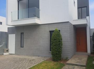 Casa de 3 habitaciones, Guayaquil · Casa en Venta La Costa Samborondón