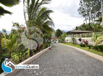 Entrada Principal · Yunguilla, Venta de Hermosa Casa Quinta Vacacional con Piscina