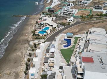 Terreno / Lote · 657m² · Terreno Bifamiliar con Vista Al Mar en Ciudad del Mar, Manta