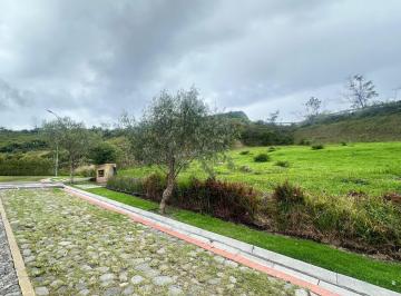 Terreno / Lote , Quito · Lote en Tumbaco con Vista Espectacular Dentro de La Urbanización Terraviva