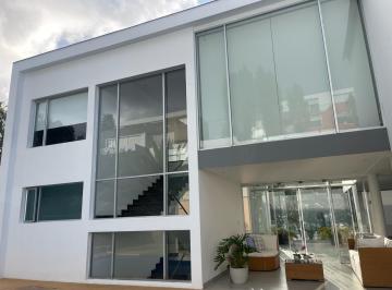 Casa de 4 habitaciones, Quito · Casa Venta o Renta de Lujo con Piscina Urbanizacion de Lujo