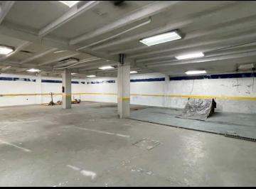 Local comercial · 850m² · 3 Habitaciones · 5 Estacionamientos · El Condado, Local Comercial en Renta, 850 m², 3 Ambientes