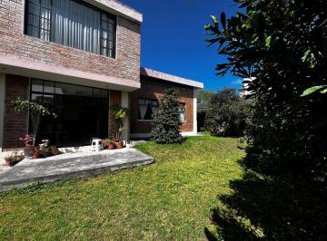 Casa de 3 habitaciones, Quito · Venta Casa en Cumbaya