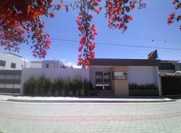 Casa de 3 habitaciones, Quito · Exclusivas Casas por Estrenar Sector Marianitas en Calderón