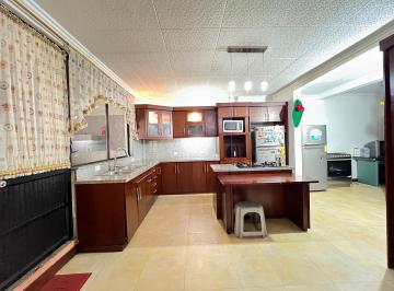 Casa de 5 habitaciones, Cuenca · En Venta Casa en Cuenca, Sector Gapal