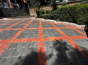 Casa de 6 habitaciones, Quito · Whymper - Propiedad Amplia con Varios Parqueaderos