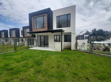 Casa de 3 habitaciones, Quito · Lindas Casas con Amplias Áreas Verdes, Sector Sta Rosa (Ac)