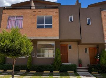 Casa de 3 habitaciones, Quito · Venta Casa con Atico Dos Parqueaderos Conocoto La Moya Valle de Los Chillos
