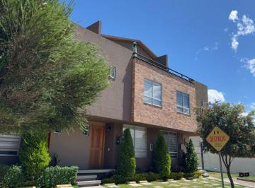 Casa de 3 habitaciones, Quito · Venta Casa con Atico Dos Parqueaderos Conocoto La Moya Valle de Los Chillos