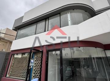 Oficina comercial de 3 habitaciones, Guayaquil · Alquiler de Propiedad Comercial Frente Al Parque de Urdesa. Ideal Para Oficinas